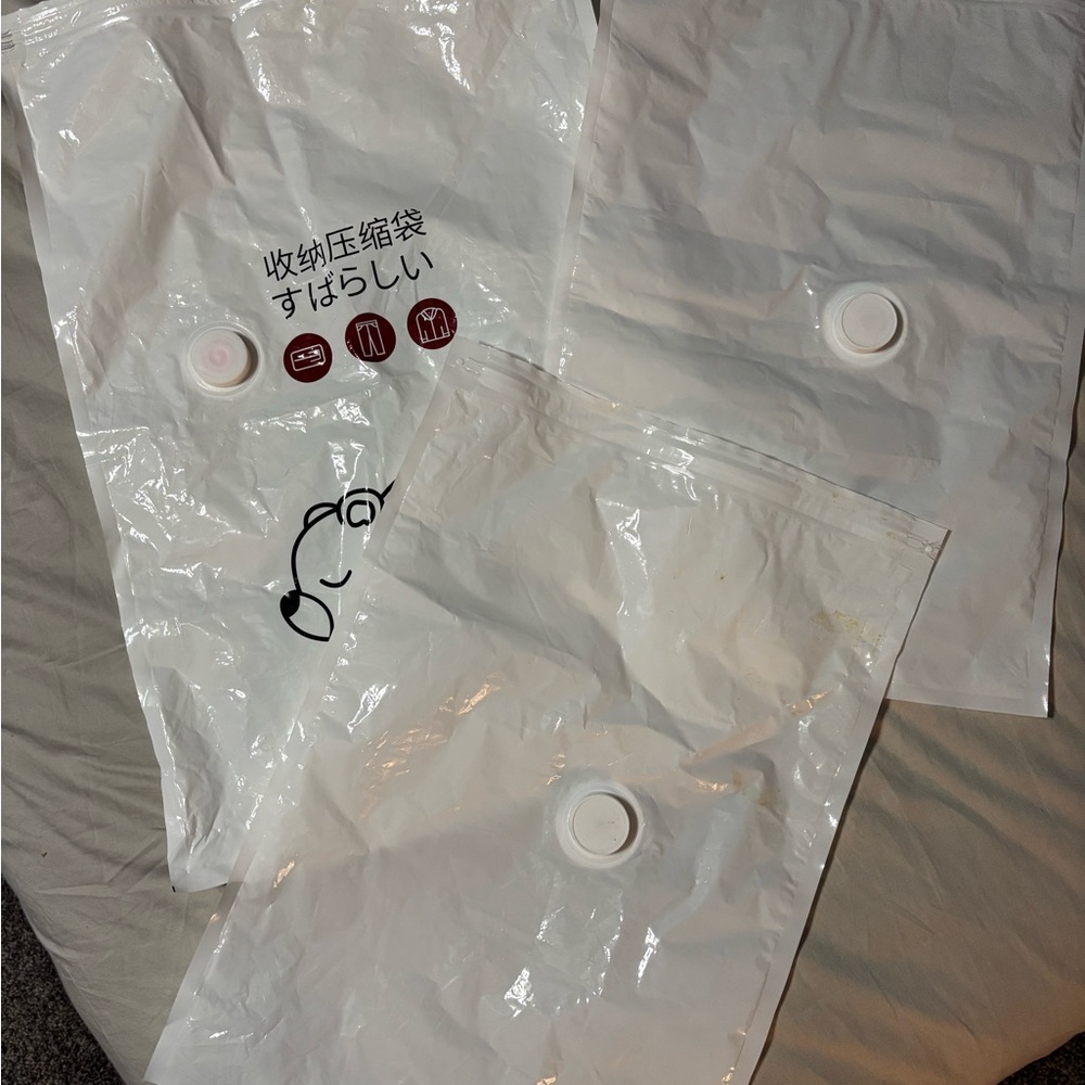 Storage/packing vacuum seal bags with electric pump